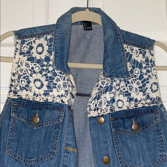 MINT CONDITION Forever 21 Denim Vest - Picture 5 of 6